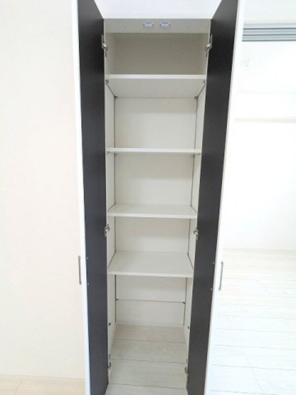 建物設備(便利なリビングの収納です)
