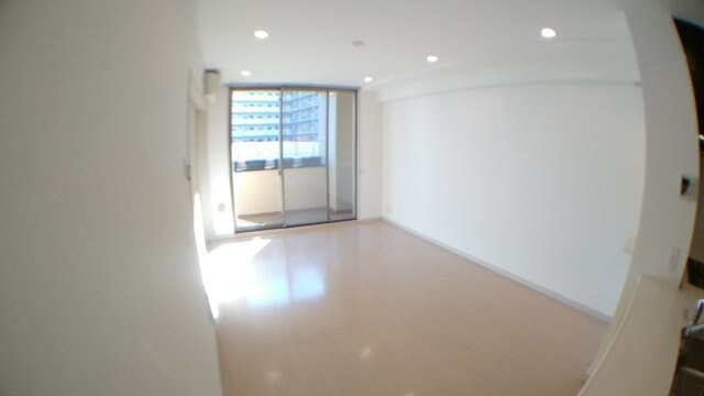 物件内観写真12　(リビング・同反転タイプ参照)