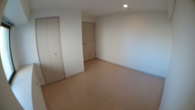 物件内観写真13　(洋室・同反転タイプ参照)