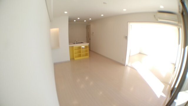 物件内観写真16　(リビング・同反転タイプ参照)