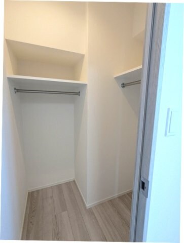 物件内観写真11　(3.8帖洋室のウォークインクローゼットです)