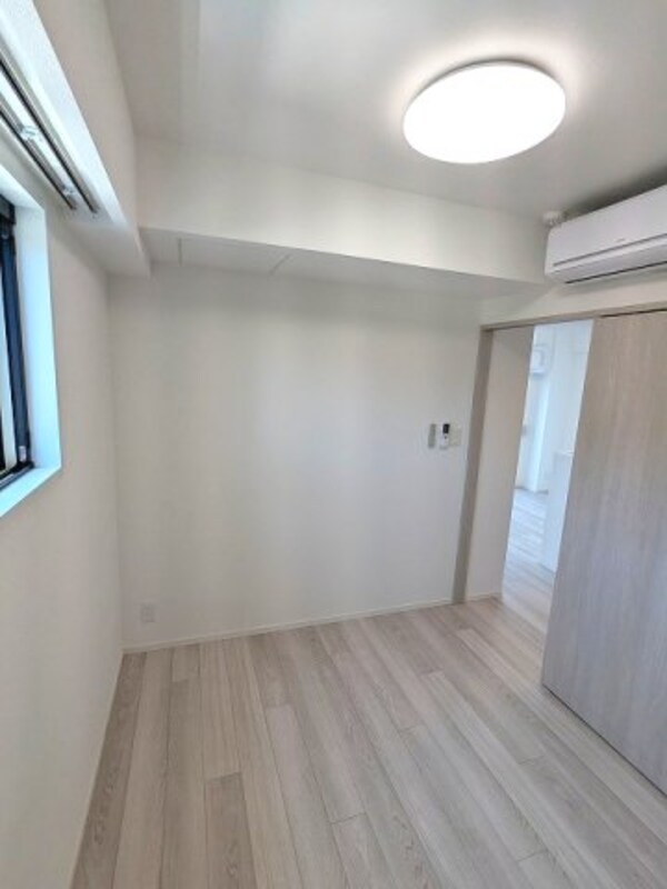 建物設備(3.8帖洋室、リビングと各洋室にエアコンと照明付きです、イン)
