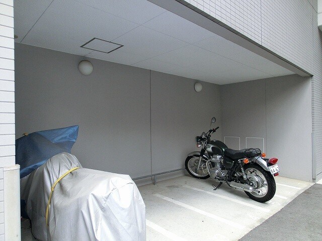 物件内観写真21　(バイク置き場)