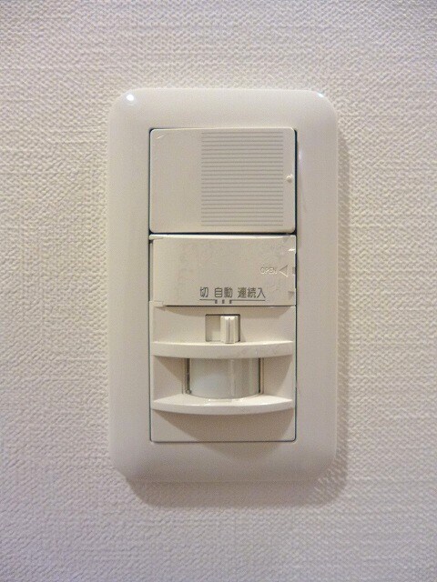 物件内観写真17　(人感センサー玄関ライト付きです)