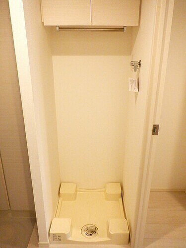 物件内観写真8　(室内洗濯機置き場※2022.10内覧会時同タイプ別部屋撮影)