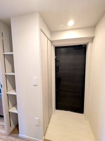 物件内観写真17　(ディンプルキーのダブルロックとタッチキーのセキュリティ、人感)