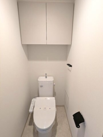 物件内観写真12　(温水洗浄便座です)