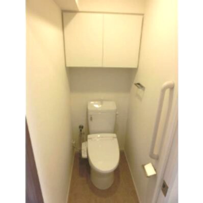 物件内観写真8　(パークアクシス上野三丁目の温水洗浄便座です)