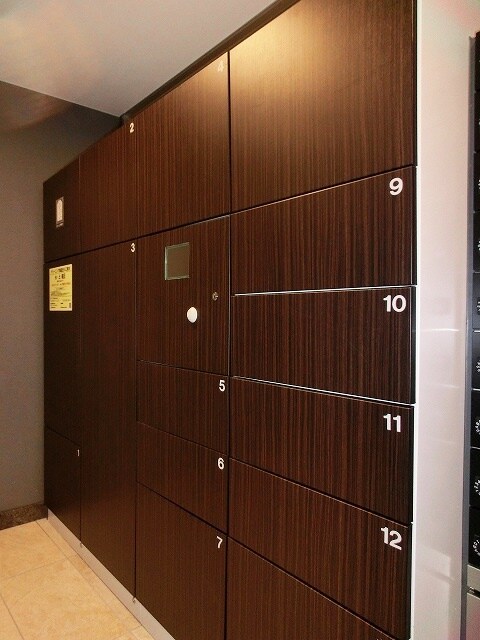 物件内観写真14　(パークアクシス上野三丁目の宅配ＢＯＸです)