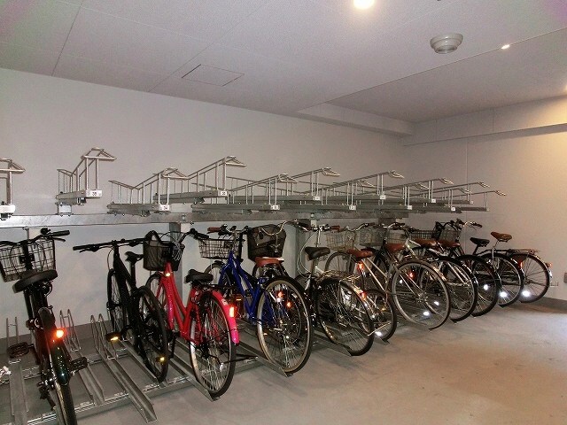 物件内観写真24　(パークアクシス上野三丁目の駐輪場です)