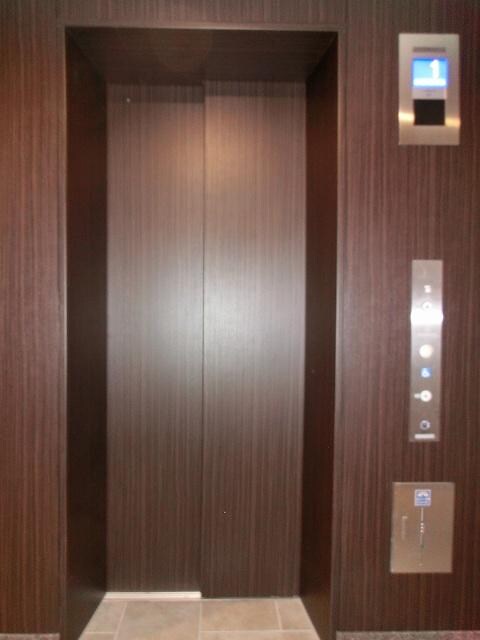 物件内観写真27　(パークアクシス上野三丁目のエレベーターです)