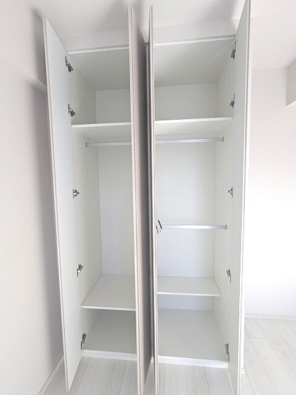 建物設備(5帖洋室のクローゼット)