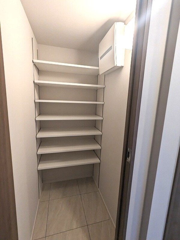 玄関(シューズインクローゼット)