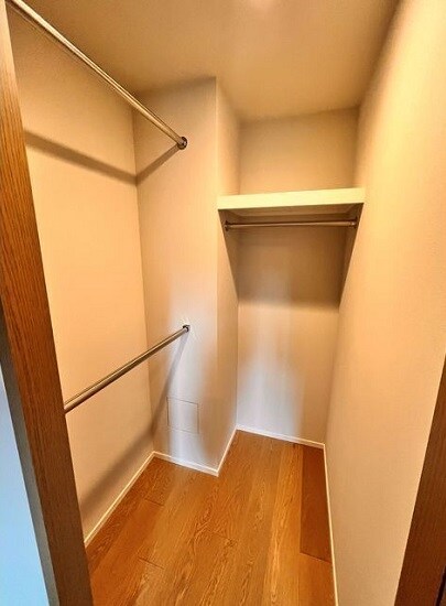 物件内観写真12　(ウォークインクローゼット)