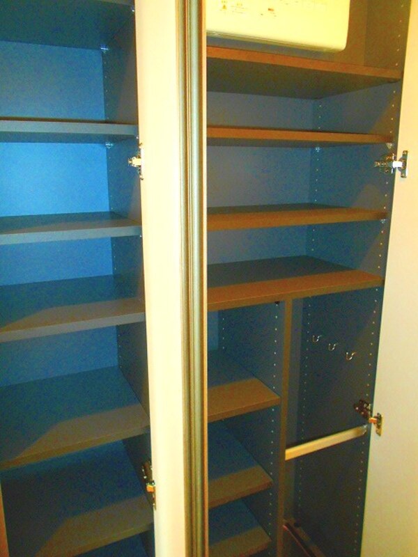 建物設備(収納豊富なトールタイプのシューズＢＯＸ)