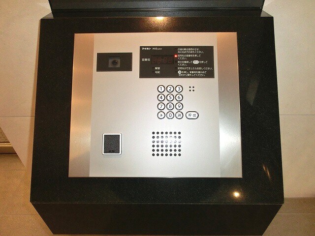 物件内観写真18　(パークアクシス東上野のタッチキーのモニター付オートロックセキ)