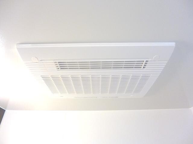 物件内観写真19　(パークアクシス東上野の浴室換気乾燥機付です)