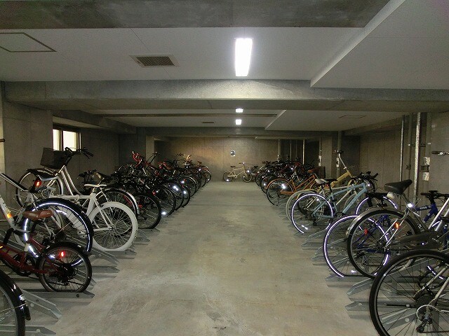 物件内観写真16　(レジディア新御徒町Ⅱの駐輪場)