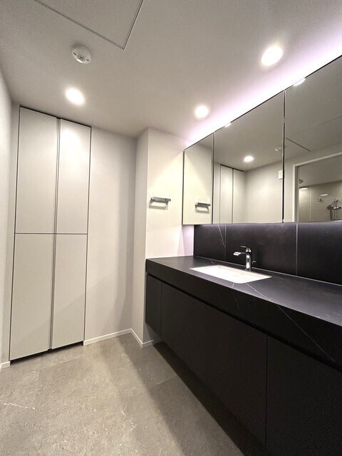 物件内観写真11　(洗面)