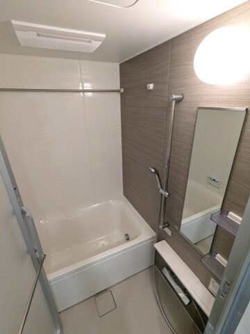物件内観写真6　(追焚オートバス、浴室換気乾燥機)