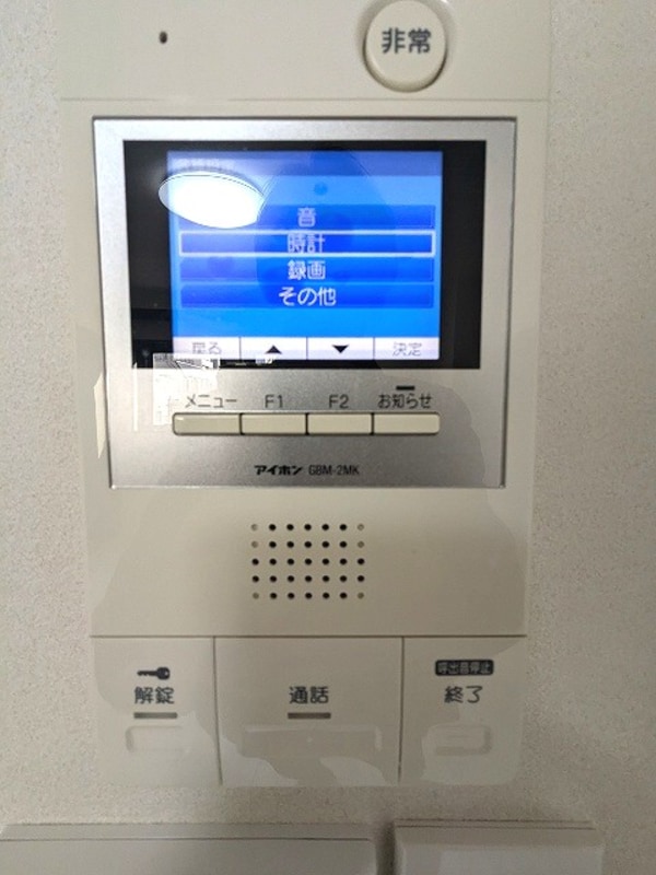 建物設備(エントランスのオートロックと玄関にモニター付インターホンセキ)