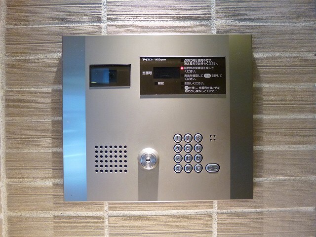 物件外観写真2　(パークアクシス秋葉原のモニター付オートロックセキュリティです)
