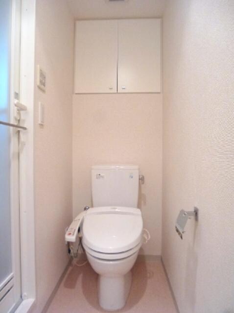 物件内観写真9　(パークアクシス秋葉原の温水洗浄便座です)