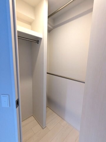 物件内観写真11　(ウォークインクローゼット)