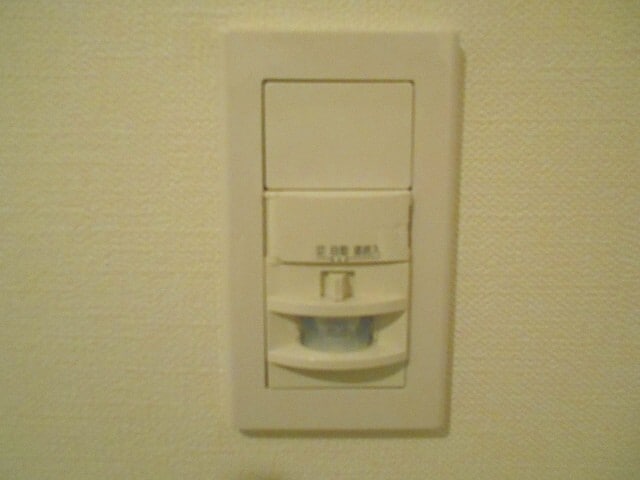 物件内観写真24　(人感センサー付玄関ライト)