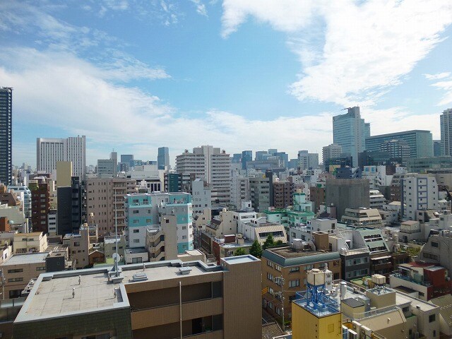 物件内観写真3　(上層階の眺望です)