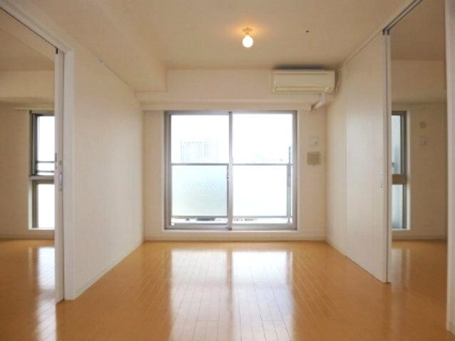 物件内観写真4　(パークアクシス仲御徒町のリビングです)