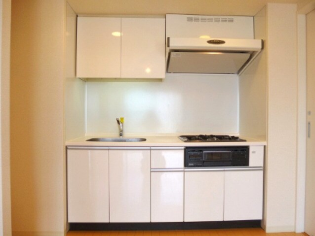 物件内観写真5　(パークアクシス仲御徒町のキッチンです、広々シンクに豊富な収納)
