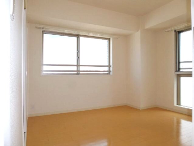 物件内観写真7　(パークアクシス仲御徒町の６．２帖の洋室です)