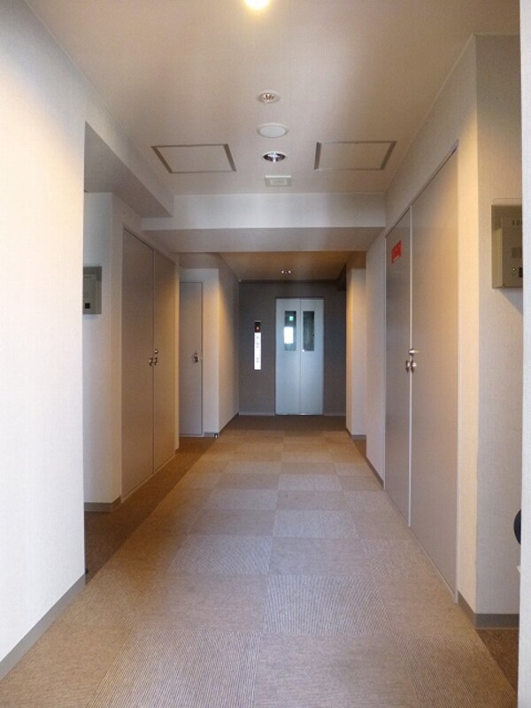 建物設備(パークアクシス仲御徒町の雨に濡れない内廊下です)