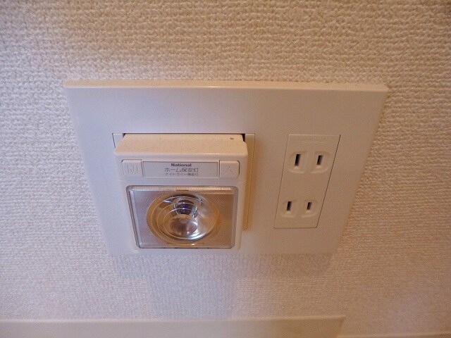 物件内観写真23　(パークアクシス仲御徒町の取り外し可能な非常灯付きです)