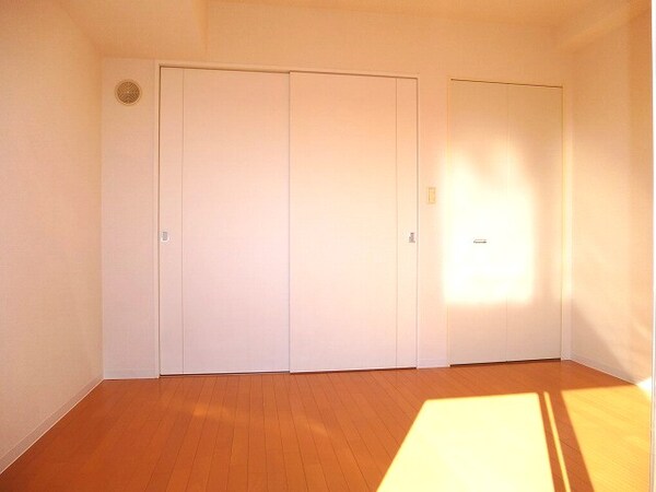 建物設備(形の良い洋室です)