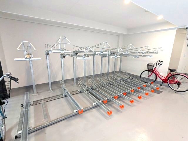 物件内観写真16　(屋内自転車置場)