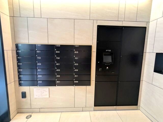 物件内観写真20　(ポストと宅配ボックス)