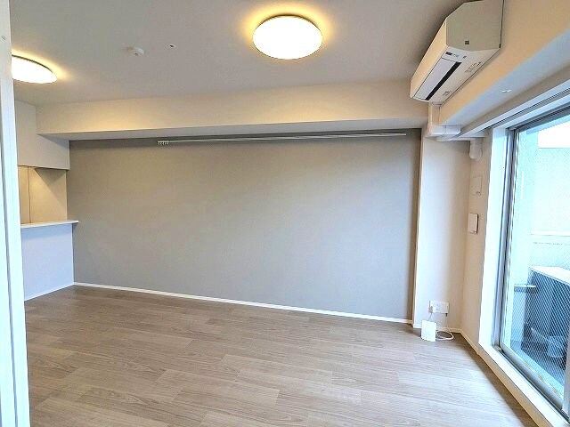 物件内観写真27　(インターネット無料、リビングに床暖房・エアコン・照明・ピクチ)