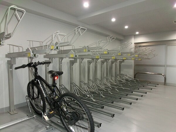建物設備(屋内自転車置場)