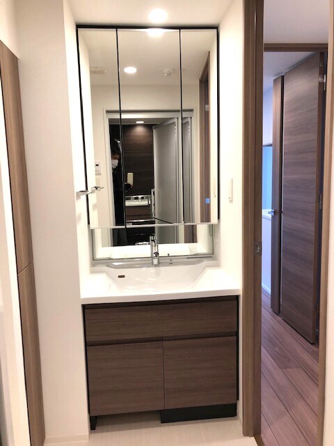 物件内観写真8　(左下にヘルスメーターストックがあります)