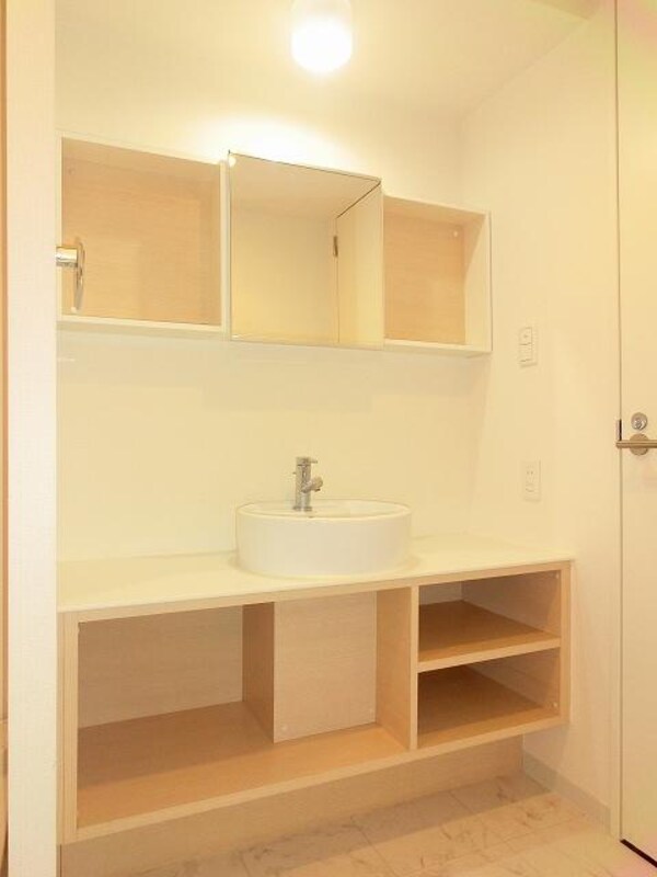 洗面・脱衣所(ステイシス町屋の独立洗面室です)