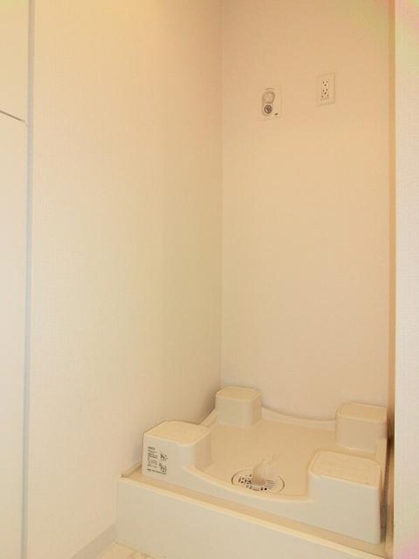 建物設備(ステイシス町屋の排水溝掃除しやすい足高の防水パンです)