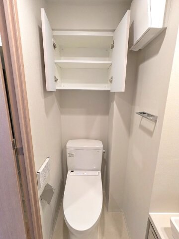 物件内観写真11　(温水洗浄便座)