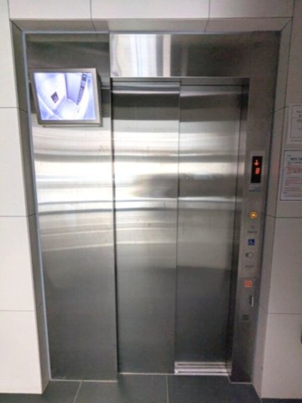 建物設備(防犯モニター付セキュリティエレベーター)