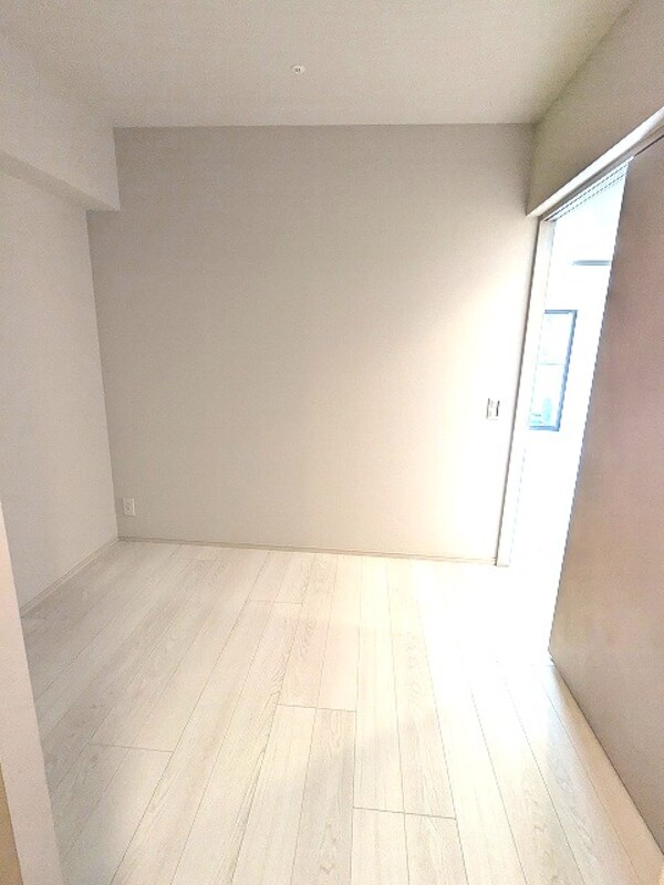 建物設備(3帖洋室、南向き日当り良好、エアコン・クローゼット)