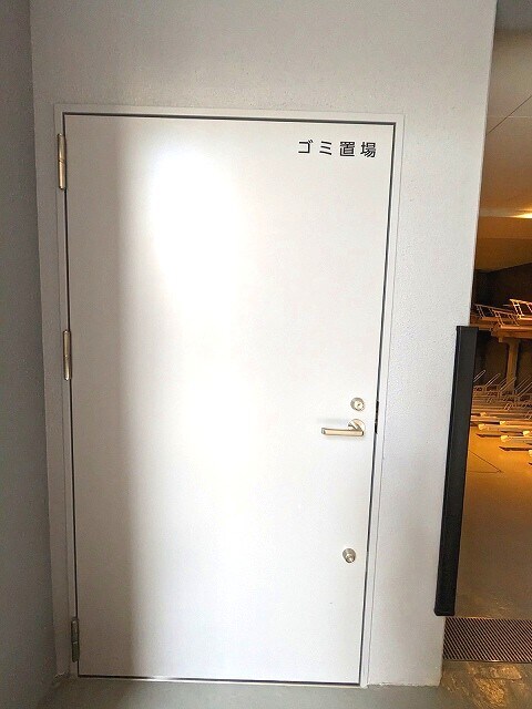 物件内観写真12　(24時間利用可能なごみ置場です)