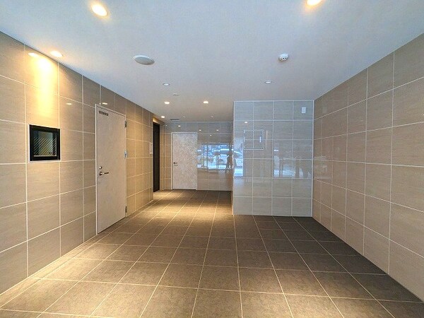 建物設備(瀟洒なエントランスです)