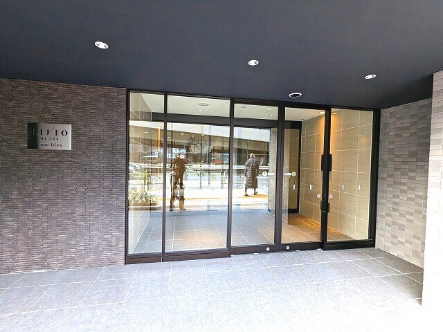 物件内観写真27　(瀟洒なエントランスです)