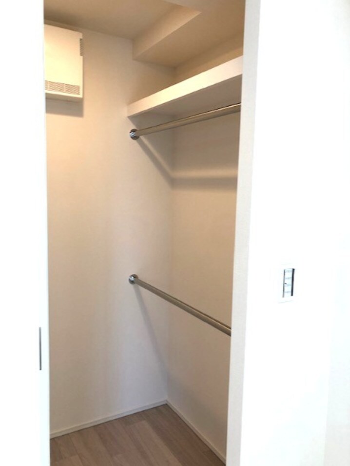 物件内観写真7　(ウォークインクローゼット)